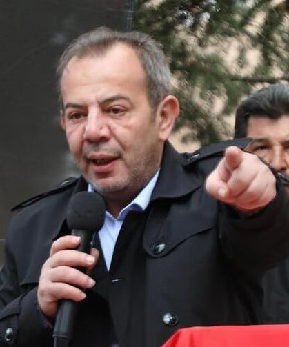 Tanju Özcan CHP’den istifa ettiğini açıkladı