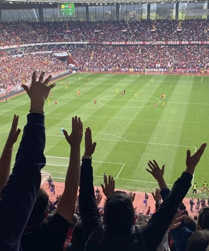 Eskişehirspor taraftarları bir kez daha ülke gündeminde; Rekor üstüne rekor kırıyoruz