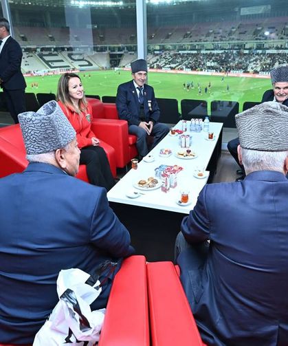Eskişehir Valisi Hüseyin Aksoy ve gazilerimizden Eskişehirspor'a tam destek