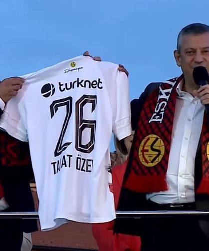 Özgür Özel: "Ben babadan Eskişehirspor taraftarıyım"