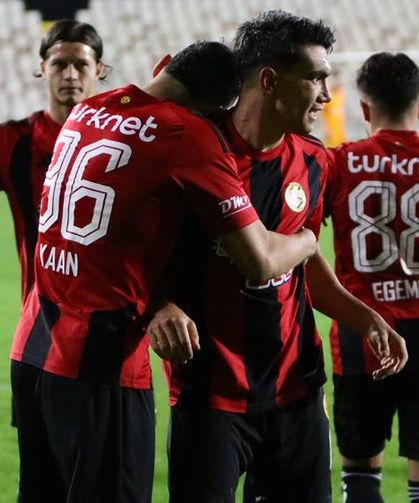 Eskişehirspor İzmir'de tek golle kazandı ve son 4 maçta 12 puan kazandı