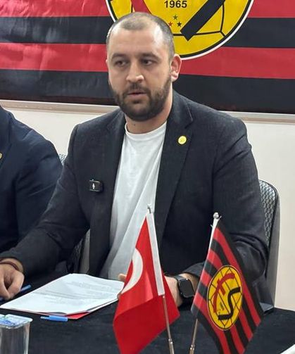 Safa Üstünbaş: "Balıkesirspor maçından sonra yaşanan olaylar bu durumun bir devamı"