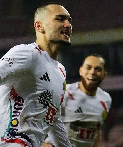 Eskişehirspor Altay karşısında son dakikalarda güldü