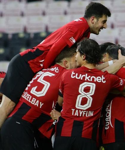 Eskişehirspor İzmir takımına gol yağdırdı