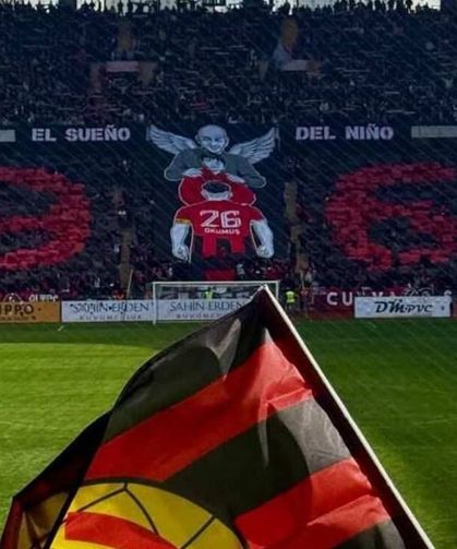 Eskişehirspor taraftarından Kütahyaspor maçında dikkat çeken koreografi