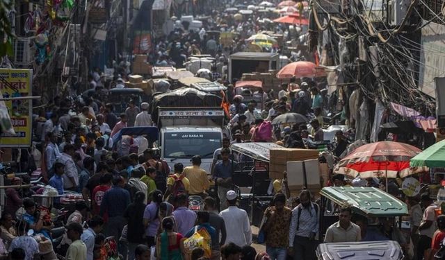 Dünyanın güncel nufüsü açıklandı; Hindistan ilk sıraya yerleşti!