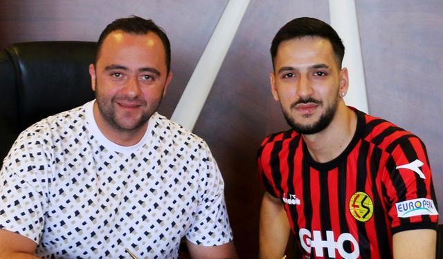 Uğur Can Semizoğlu yeni sezonda da Eskişehirspor forması giyecek!