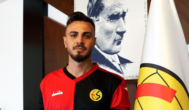 26 yaşındaki stoper oyuncusu Kubilay Yıldırım Eskişehirspor'a imzayı attı!