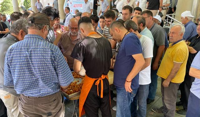 Eskişehir’de ücretsiz lokma ikramı vatandaşlardan yoğun ilgi gördü