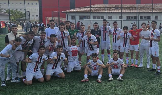 Eskişehirspor U19 futbol takımı yoluna dolu dizgin devam ediyor!