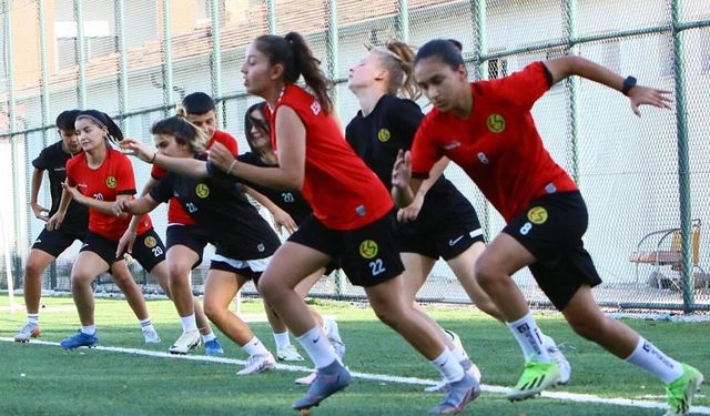 Eskişehirspor Kadın Futbol Takımı yeni sezona iddialı hazırlanıyor