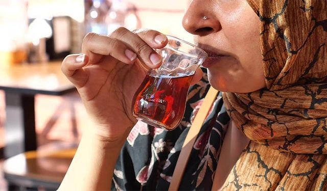 Uzmanlar uyarıyor; Her gün bardak bardak çay içen tiryakiler bu habere dikkat