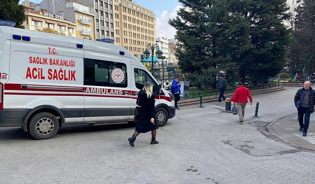 Eskişehir'de açılmayan duba ambulansa sorun çıkardı