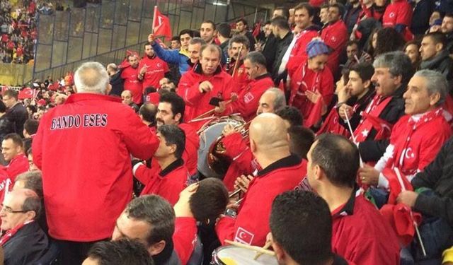 Bando Es Es'e Samsunspor'dan davet; Rakip İspanya takımı olunca talep geldi
