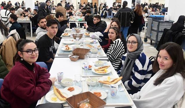 Anadolu Üniversitesi yemekhanesinde yeni bir dönem başladı; Öğrenciler çok memnun