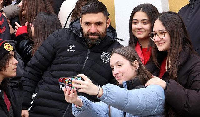 Eskişehirspor forması giyen futbolcular unutulmaz bir gün geçirdi