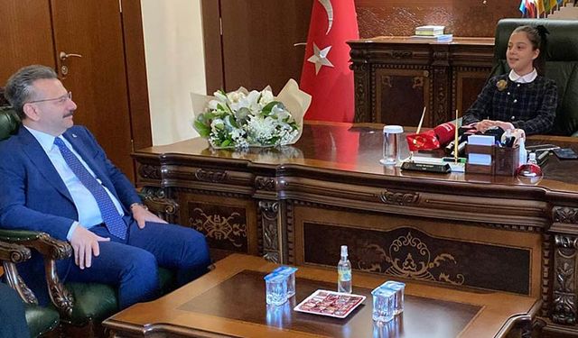 Eskişehir Valisi Hüseyin Aksoy 23 Nisan için koltuğunu o isme devretti