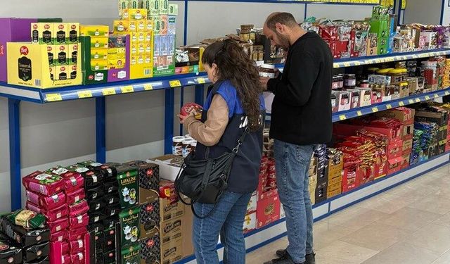 Eskişehir'de yüzlerce vatandaşa 3 bin liralık alışveriş kartı verdiler