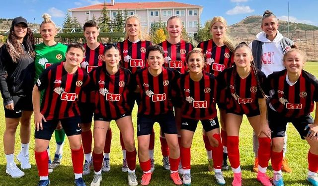 Eskişehirspor Kadın Futbol Takımı şansını mucizelere bıraktı