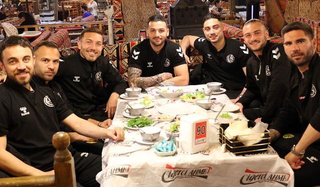 Eskişehirspor'da futbolcular Konya Ereğlispor maçı öncesinde moral buldu