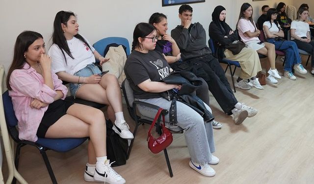 Eskişehir'de yaşayan gençlere flört şiddeti hakkında eğitim verildi