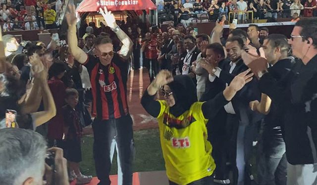 Eskişehirspor'da forma giyen futbolcular şampiyonluk gecesinde bu şarkıları seçtiler