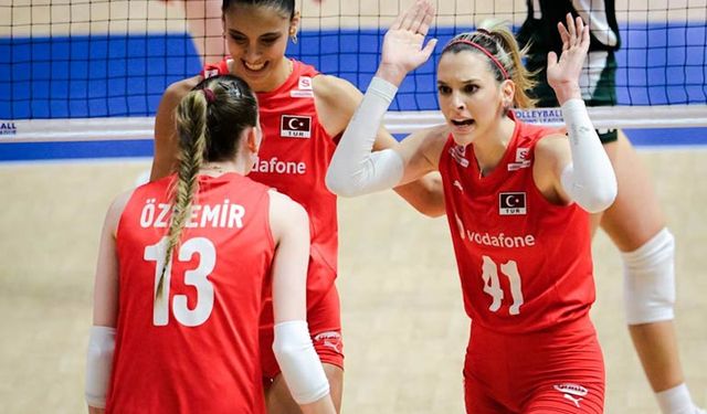 Aleksia Karutasu'nun performansı dikkat çekiyor; Filenin Sultanları bir yıldız daha kazandı