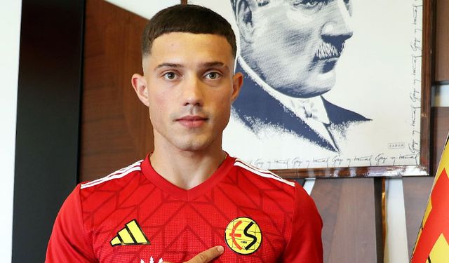 Eskişehirspor'dan transfer şov; 21 yaşındaki forvet imzayı attı
