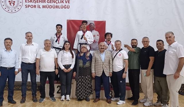 22 ilden 453 sporcu bu şampiyona için Eskişehir'e geldi