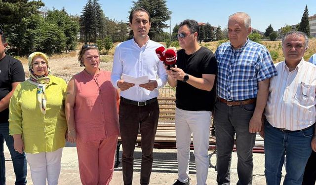 Çağlar Ölce yıkılan Eskişehir Devlet Hastanesi'ni hatırlatıp çağrıda bulundu