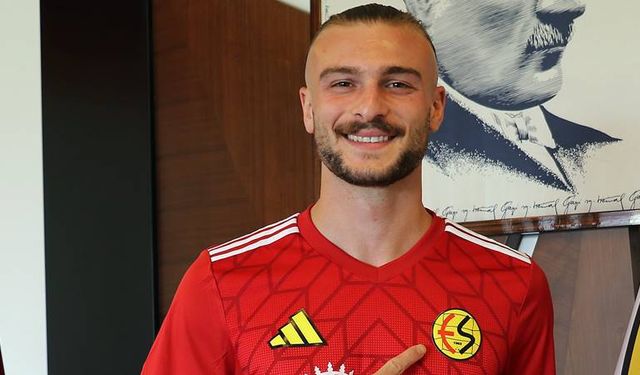 Eskişehirspor yetenekli oyuncu ile yeniden sözleşme imzaladı