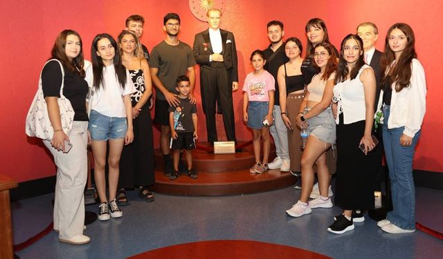 Adıyaman ve Lefkoşa’dan gelen gençler Eskişehir'i gezdi
