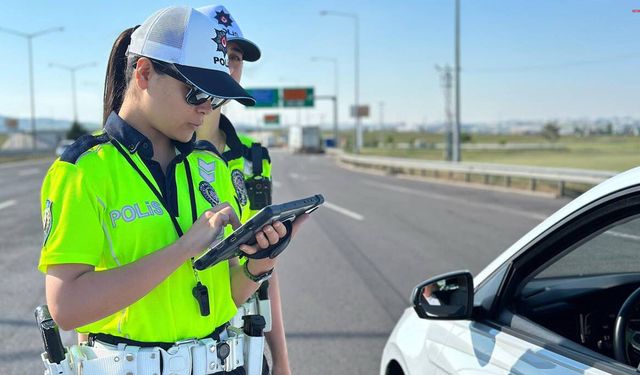 Eskişehir'de trafik denetimleri sürüyor; Ceza uygulanan sürücü sayısı açıklandı
