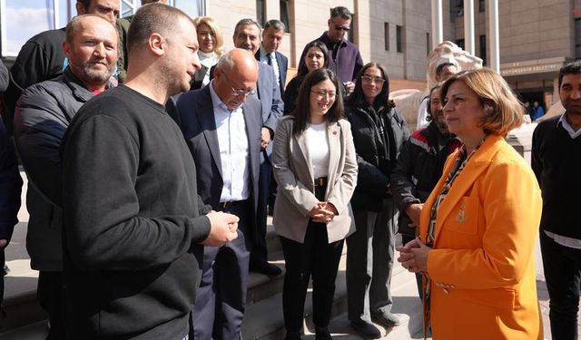Eskişehir’de yaşayan moto kuryeler sıkıntılarını Ayşe Ünlüce’ye anlattı
