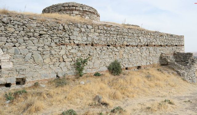 Sivrihisar’da uzun süredir harabe halde duran tarihi Ermeni Hamamı restore edilecek