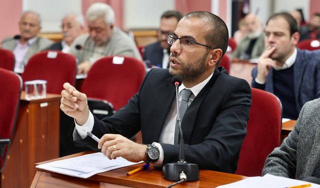 Emre Genç: "Bir emekli, 18 bin 939 TL emekli maaşıyla bir ayı nasıl geçirecek?"