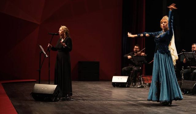 ESMEK Türk Halk Müziği Korosu türkü dolu gecede sahne aldı