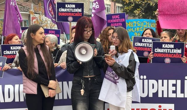 "Biz bu gidişatı kabul etmiyoruz" diyen kadınlar Eskişehir'de eylem yaptı