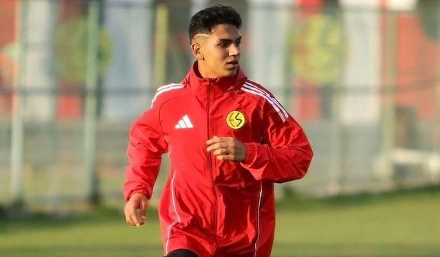 Eskişehirspor 2006 doğumlu genç yıldızı kadrosuna kattı