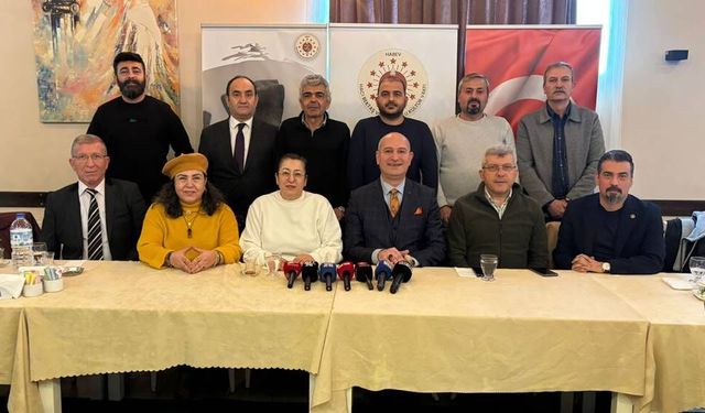 Ayşe Ünlüce Eskişehir Hacı Bektaş Veli Anadolu Kültür Vakfı için o ismi aramış