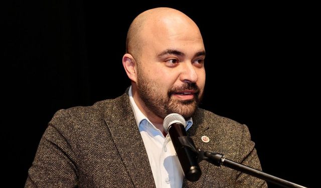 Cenk Sungur KYK bursu eleştirisi; "Krizin faturası gençlere kesmeyin"