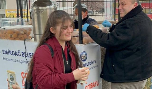 Emirdağ Belediyesi'nden 1000 civarında öğrenciye anlamlı destek