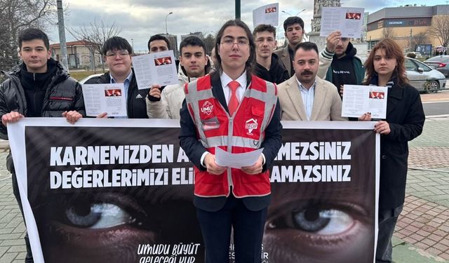 Eskişehir'de sert tepki; "Karneden Atatürk’ü çıkarmak, Cumhuriyetten bir sayfa koparmaya çalışmaktır"