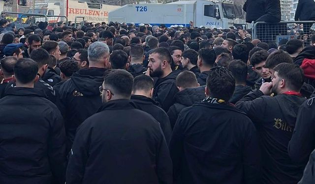 Eskişehirspor taraftarları İzmir'de stadyuma alınmadı; Siyasilerden açıklamalar art arda geldi