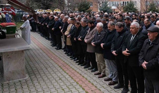 Eskişehir’de sanayi ve ticaret dünyasını üzen vefat haberi; Dualar eşliğinde toprağa verildi