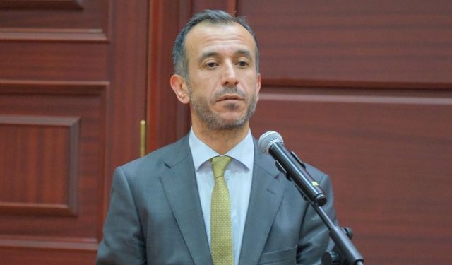 Ahmet Dönmez: "Bizim de ilçemizde biraz asfalt kokuları gelirse seviniriz"