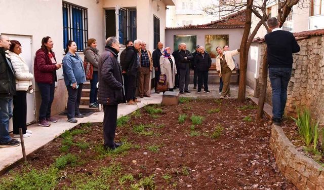 Eskişehir'de düzenlenen bitki ve ağaç budama eğitimleri devam ediyor