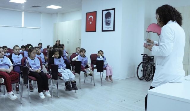 Eskişehir'de minikler diş sağlığını eğlenerek öğrendi