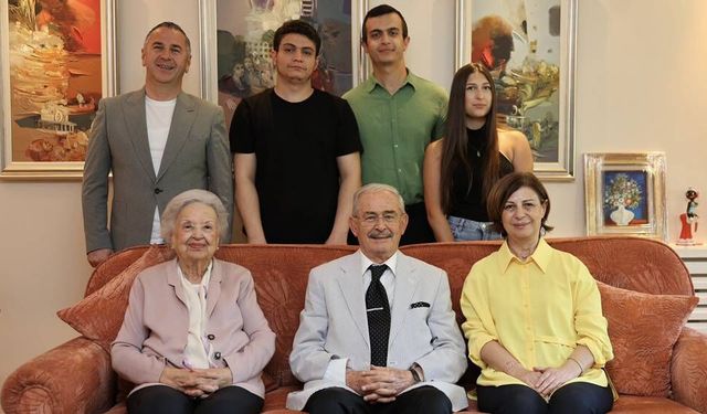 Ayşe Ünlüce'den Yılmaz Büyükerşen ve ailesine bayram ziyareti