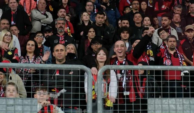 Eskişehirspor taraftarı karaborsa bilete karşı ortak tavır aldı